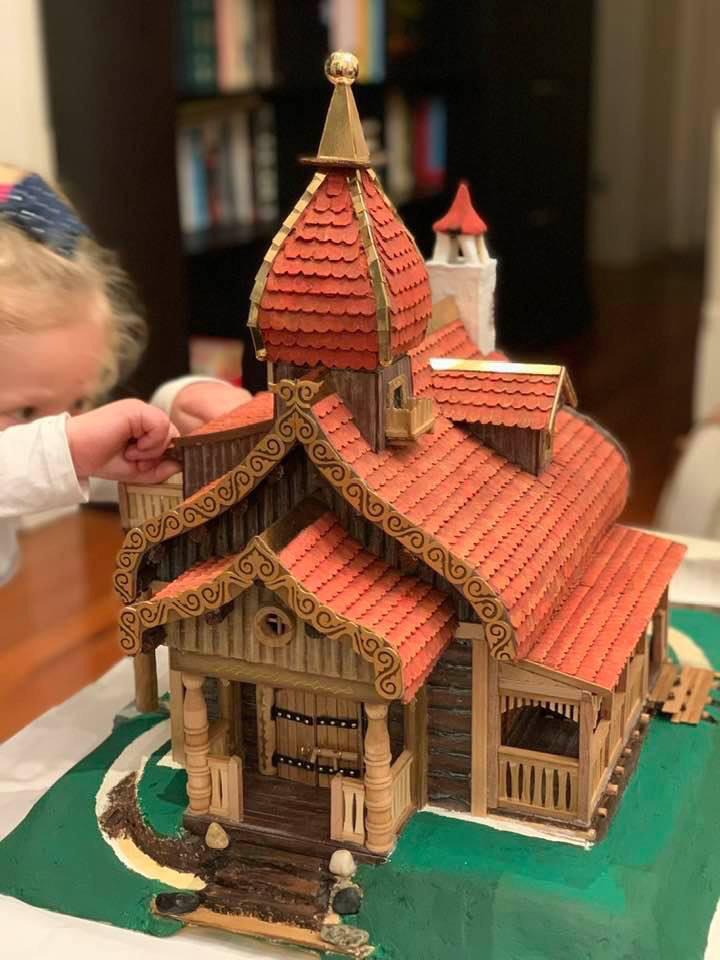 My father made this from scratch for my niece’s 3rd birthday….