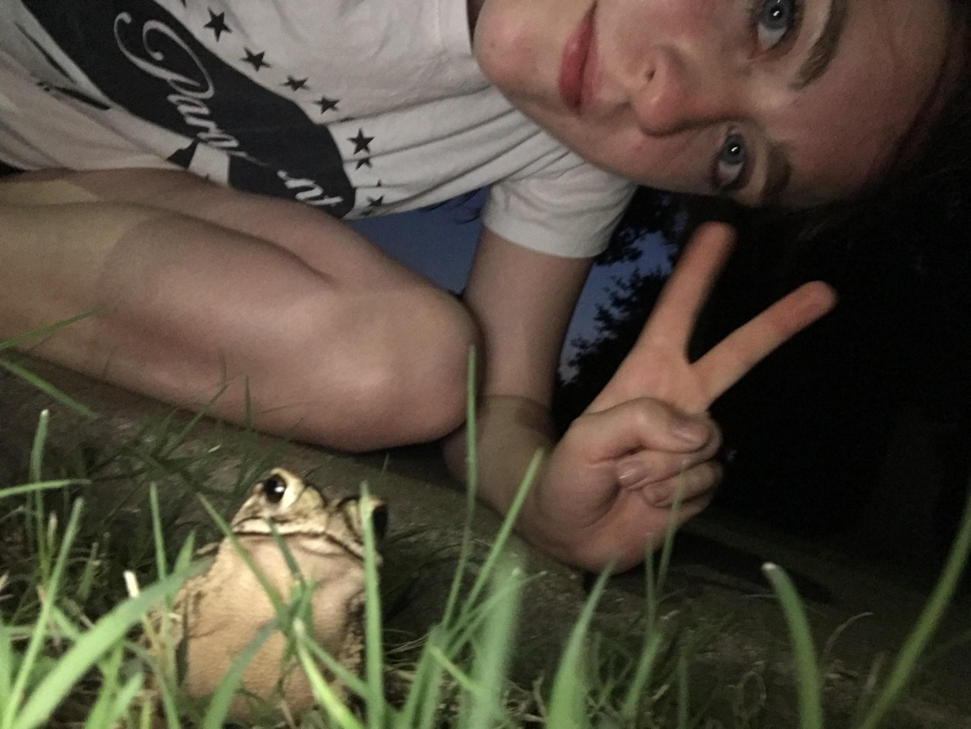 Hi, I take selfies with frogs