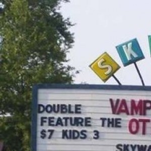 15 Hilarious Movie Theater Coincidences 